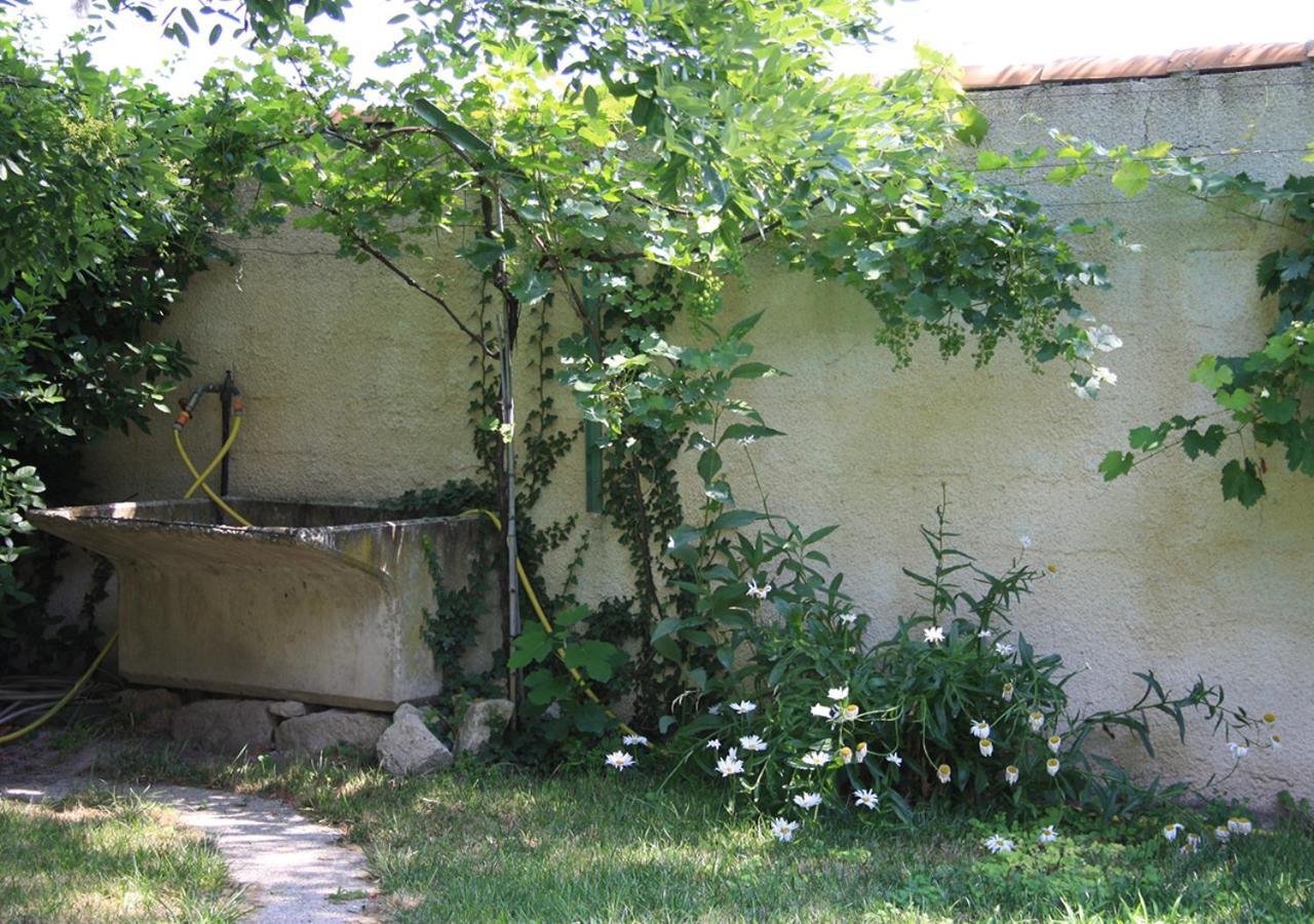 La Maison Des Invites Pernes-les-Fontaines Exterior photo